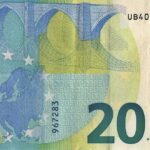 Banconota da 20 euro con evidenza del suo valore speciale legato al Superenalotto.