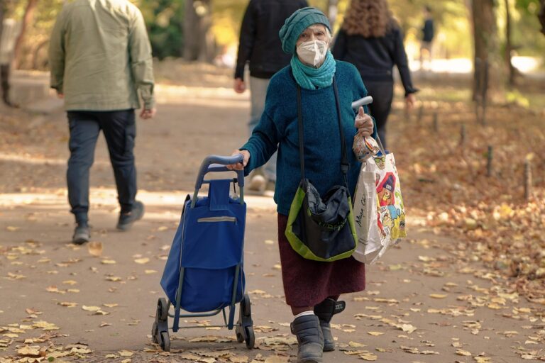 Requisiti pensione: ecco la nuova età e chi può andarci dal 2025