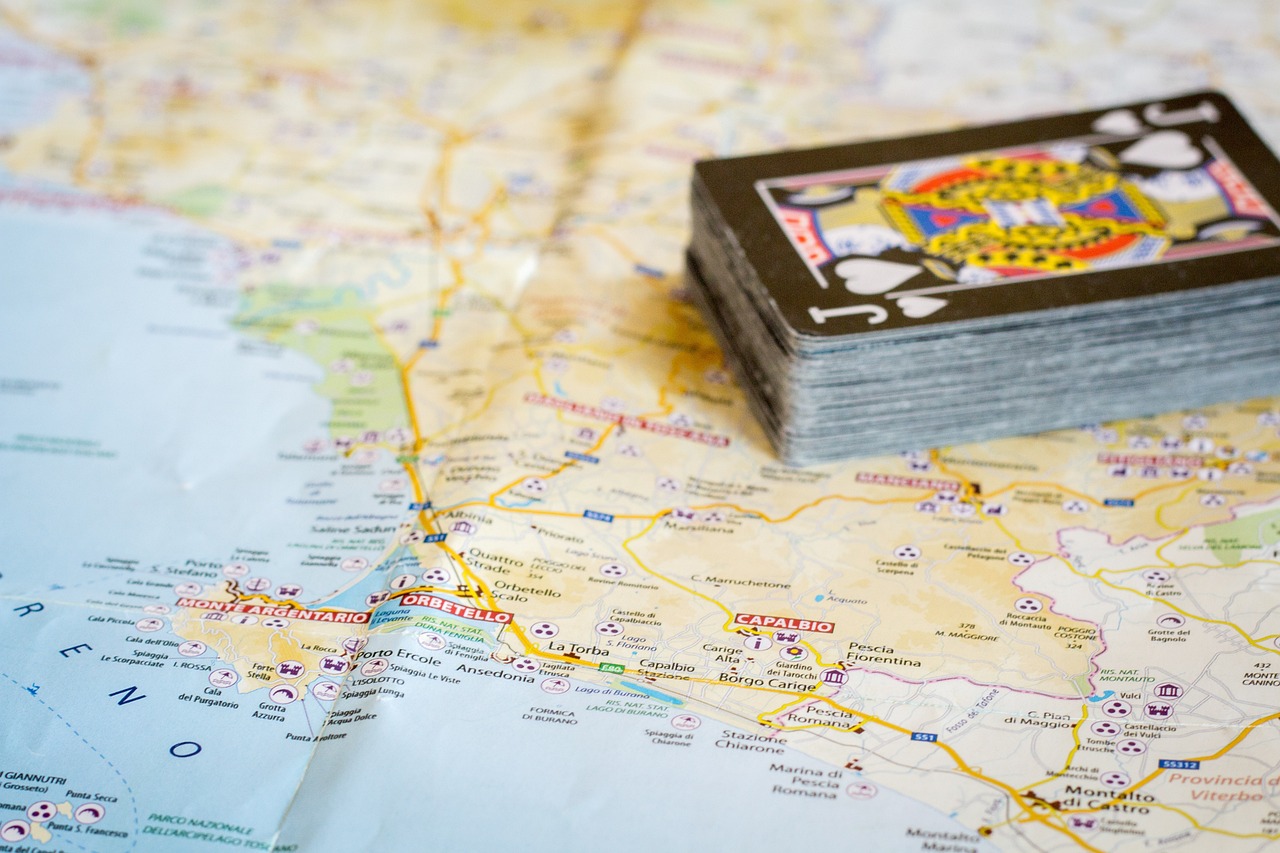 Copertina del romanzo "Il Segreto del Re" di Macaluso, con elementi storici e misteriosi che richiamano la Sicilia.